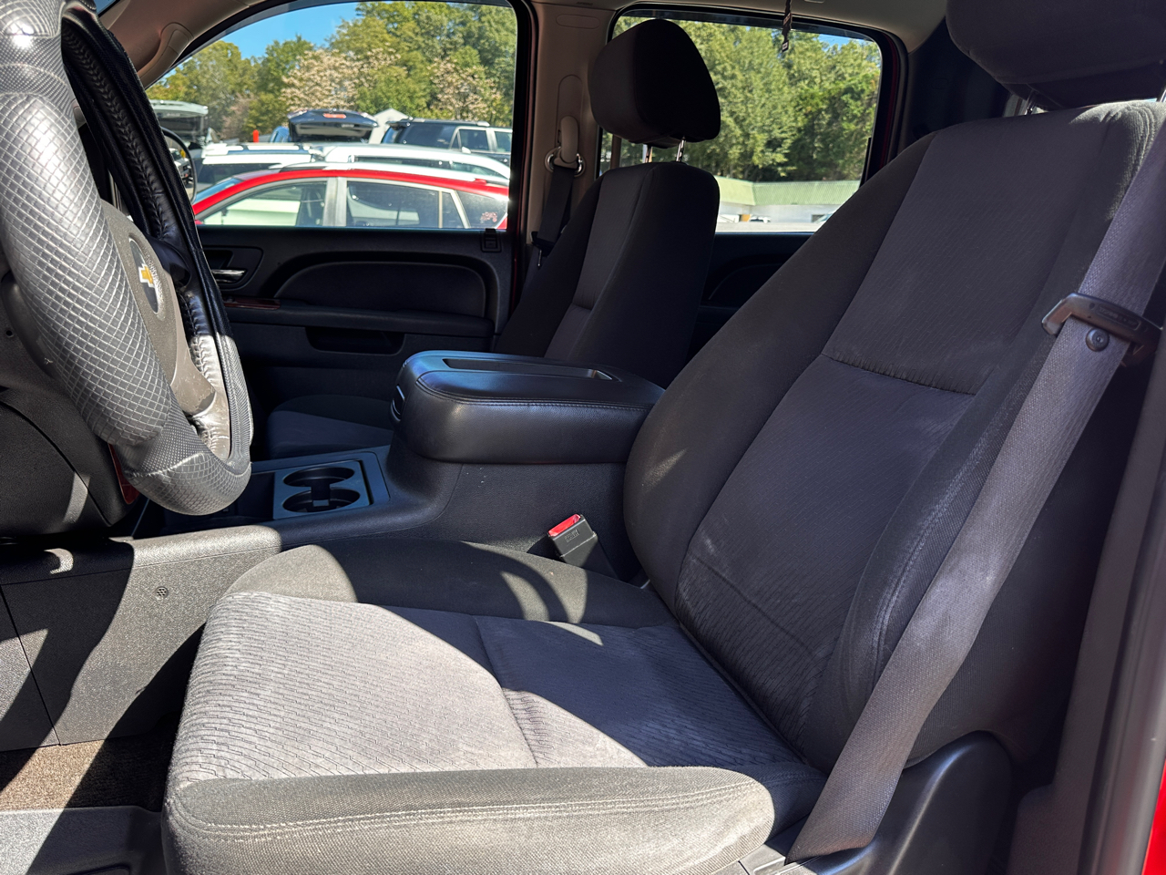 Chevrolet Avalanche 2WD Crew Cab LS 2010