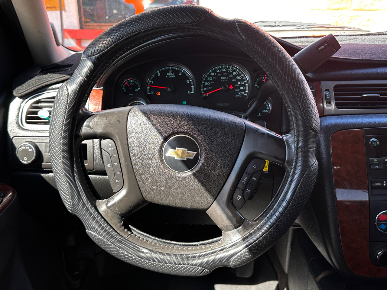 Chevrolet Avalanche 2WD Crew Cab LS 2010