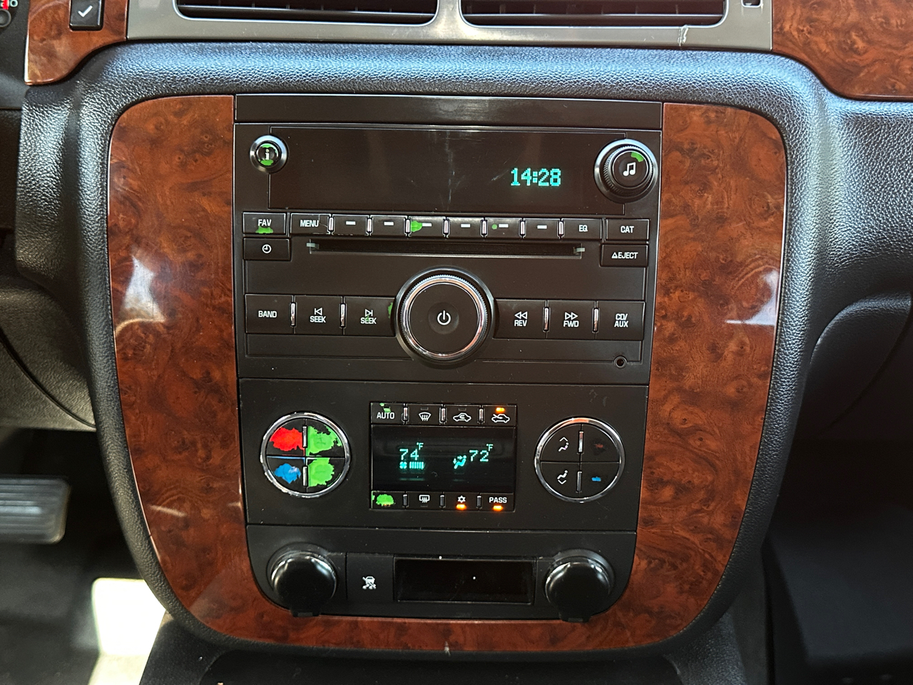 Chevrolet Avalanche 2WD Crew Cab LS 2010