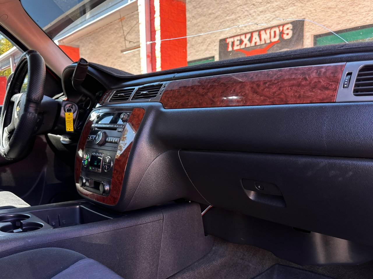 Chevrolet Avalanche 2WD Crew Cab LS 2010