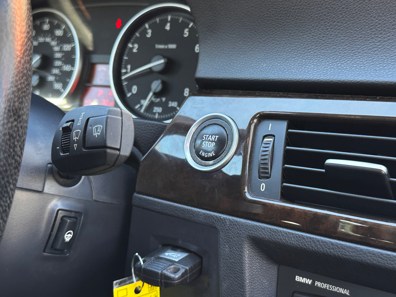 BMW 3 Series 4dr Sdn 335i RWD 2010