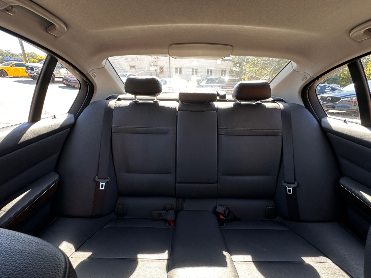 BMW 3 Series 4dr Sdn 335i RWD 2010