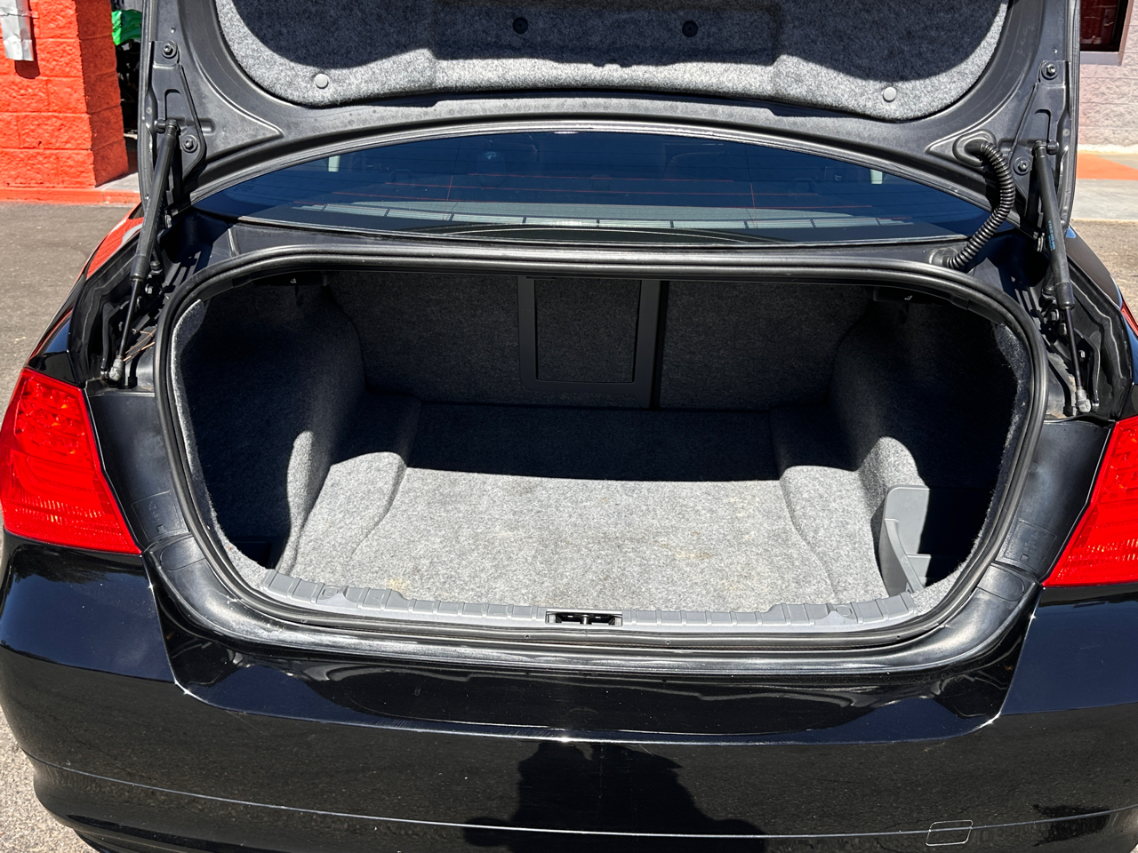 BMW 3 Series 4dr Sdn 335i RWD 2010