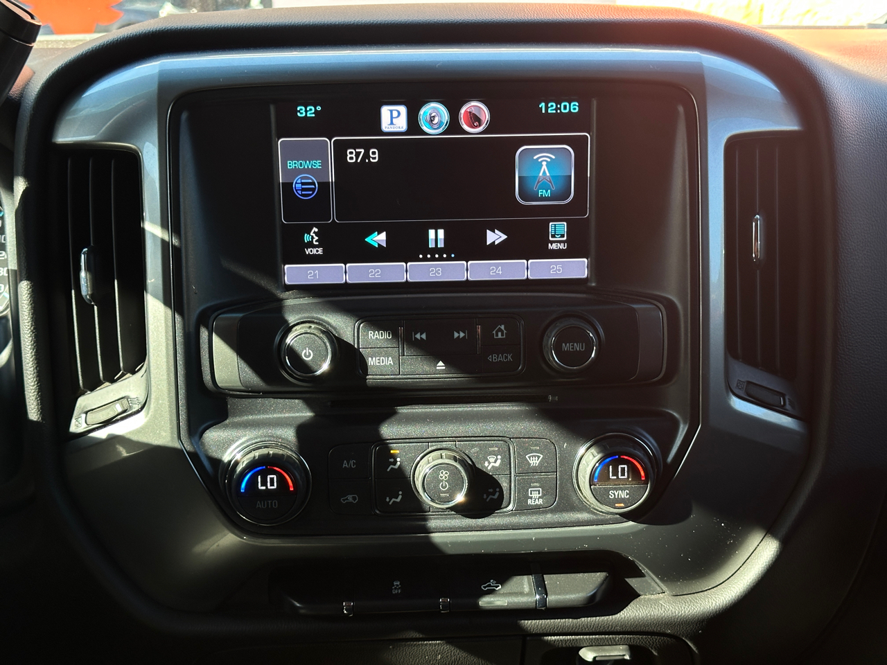 Chevrolet Silverado 1500 2WD Double Cab 143.5" LT w/1LT 2015