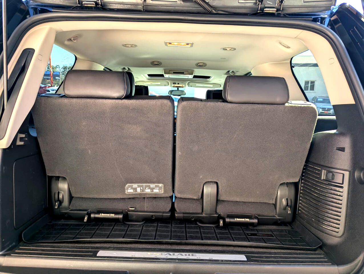 Cadillac Escalade AWD 4dr Platinum Edition 2012