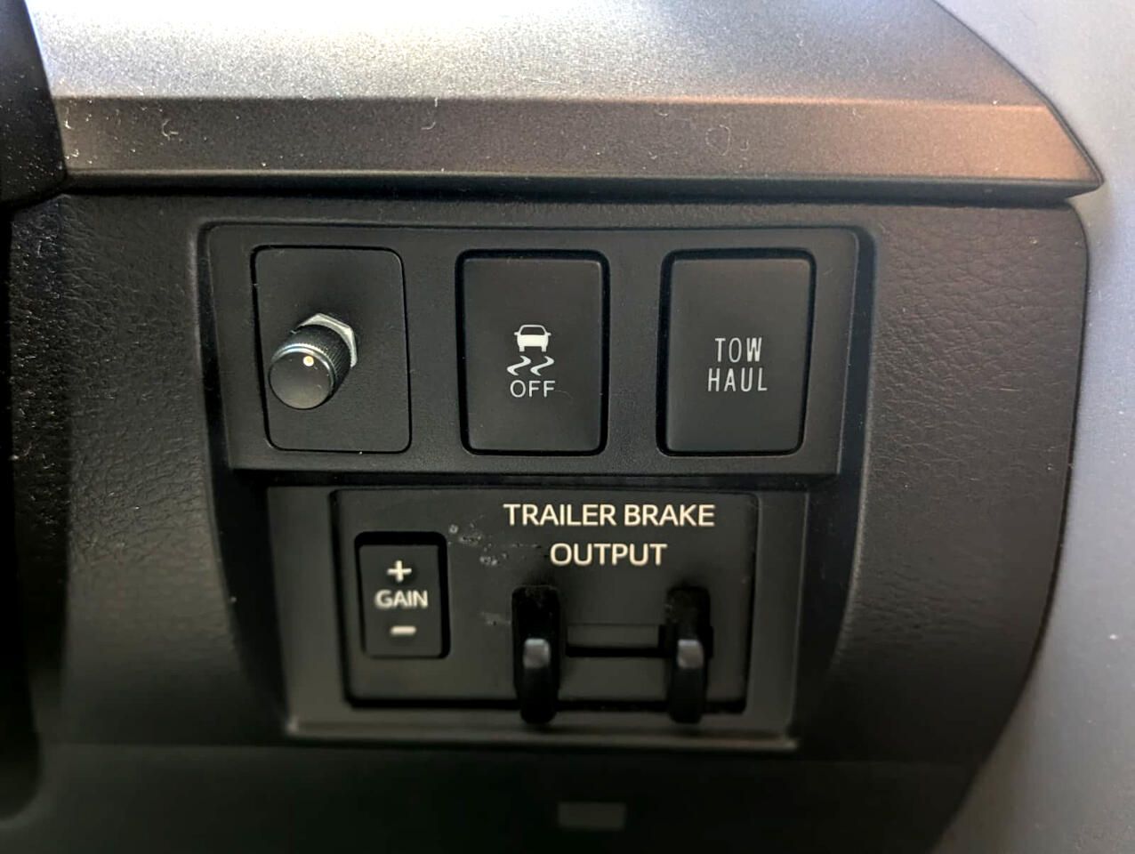 Toyota Tundra 4WD SR5 CrewMax 5.5' Bed 5.7L FFV (Natl) 2019