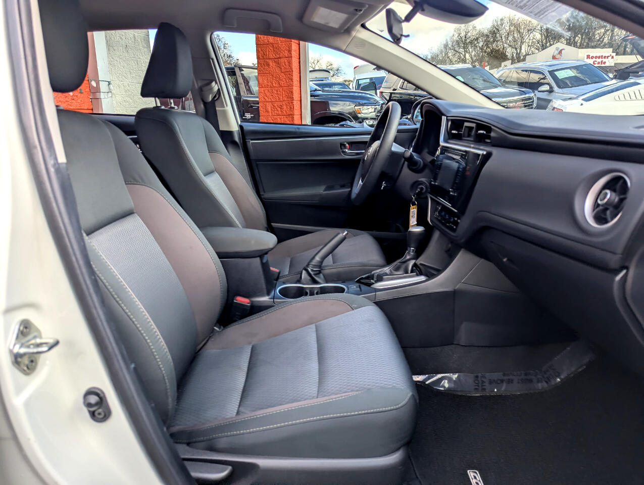 Toyota Corolla XLE CVT (Natl) 2019