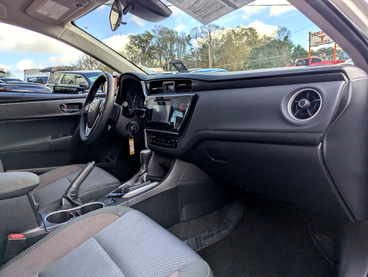 Toyota Corolla XLE CVT (Natl) 2019