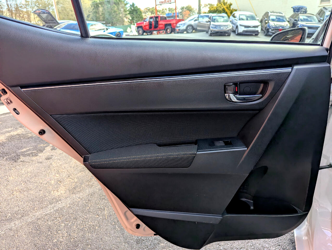 Toyota Corolla XLE CVT (Natl) 2019