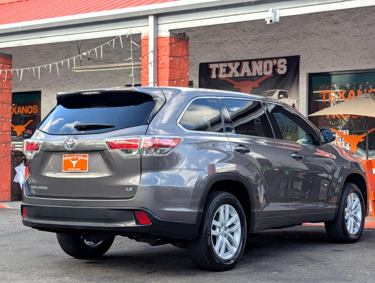 Toyota Highlander FWD 4dr V6 LE (Natl) 2015