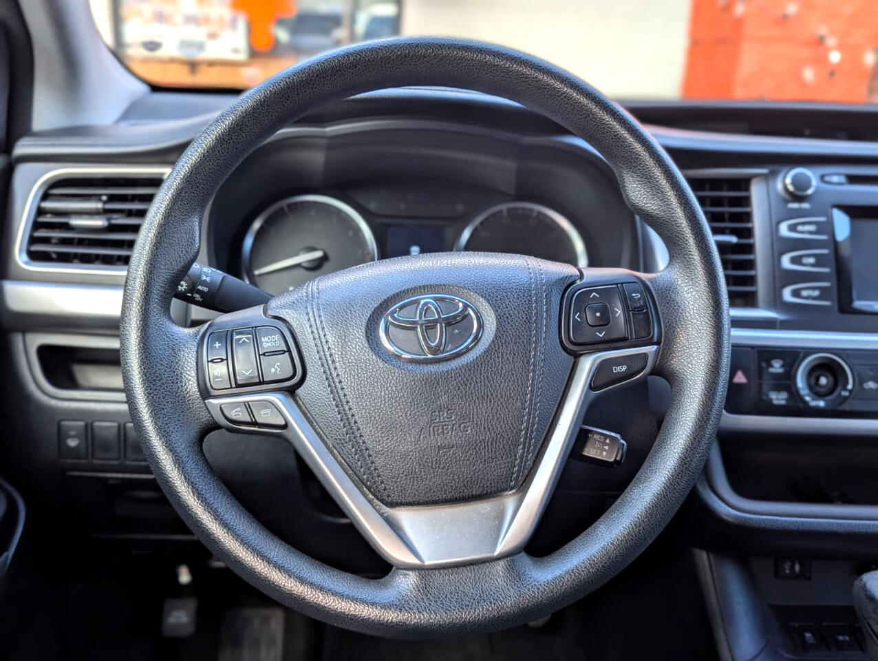 Toyota Highlander FWD 4dr V6 LE (Natl) 2015