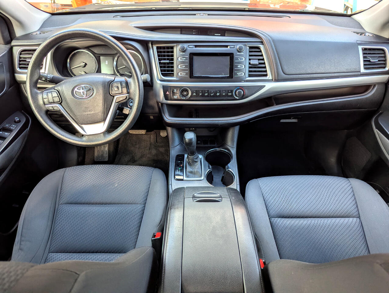 Toyota Highlander FWD 4dr V6 LE (Natl) 2015