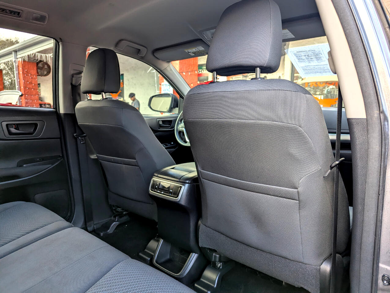 Toyota Highlander FWD 4dr V6 LE (Natl) 2015