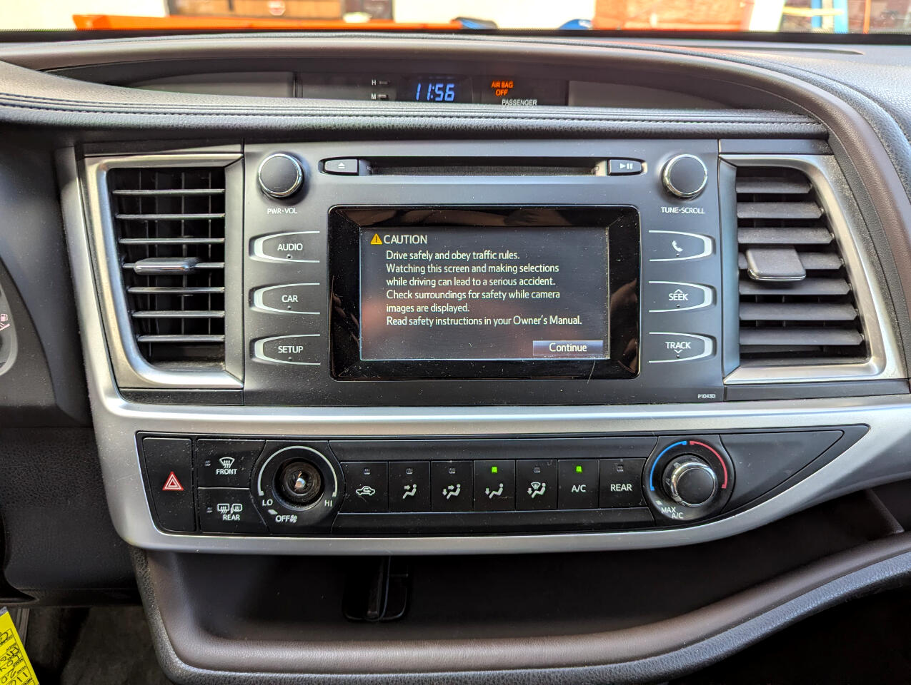 Toyota Highlander FWD 4dr V6 LE (Natl) 2015