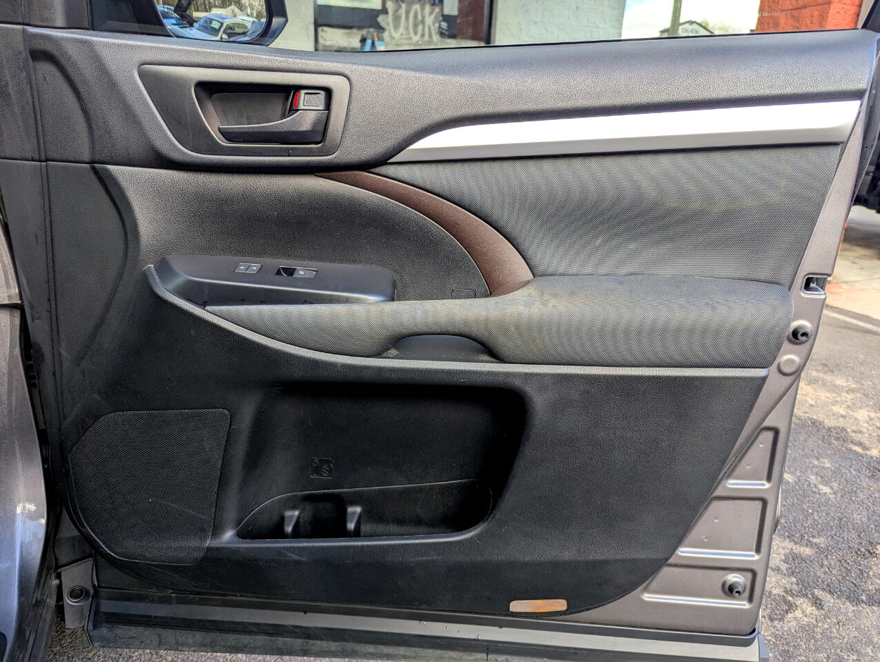 Toyota Highlander FWD 4dr V6 LE (Natl) 2015