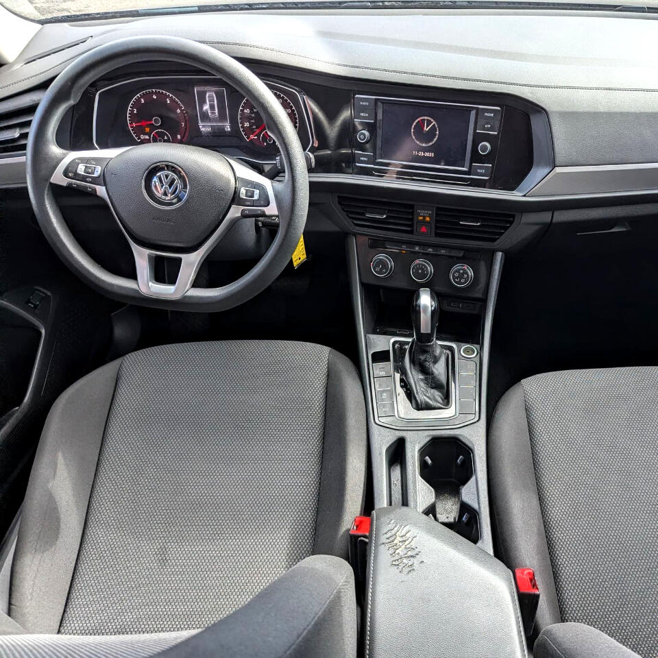 Volkswagen Jetta R-Line Auto w/SULEV 2020