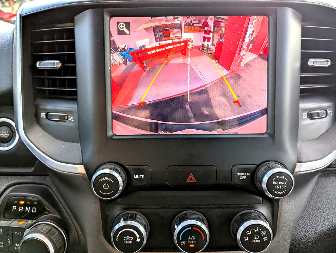 RAM 1500 Big Horn/Lone Star 4x4 Crew Cab 5'7" Box 2019