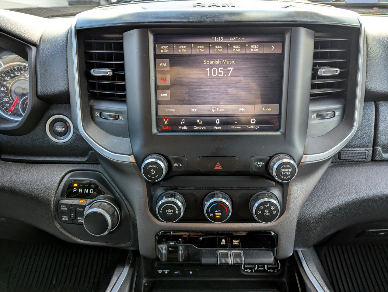 RAM 1500 Big Horn/Lone Star 4x4 Crew Cab 5'7" Box 2019