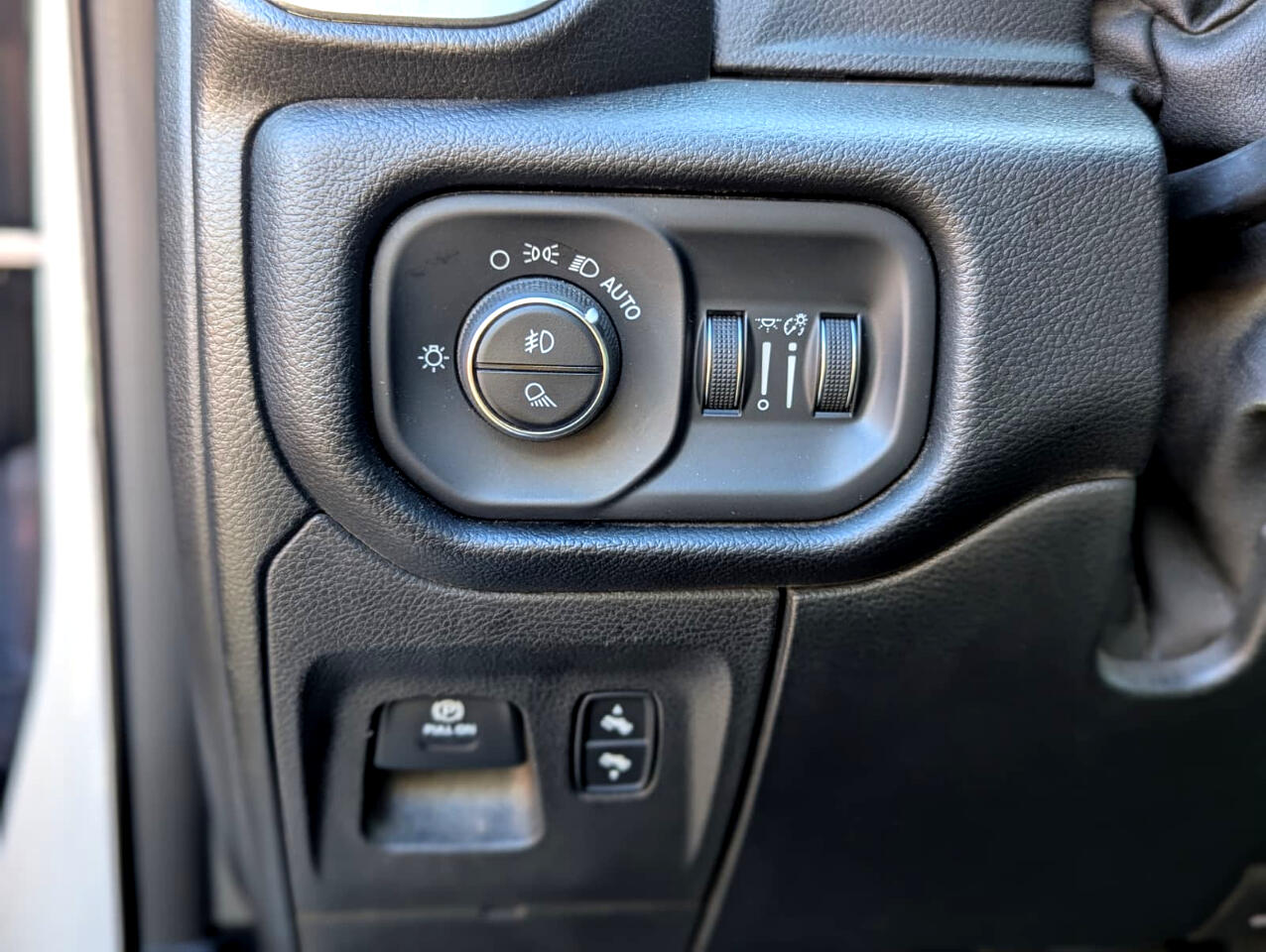 RAM 1500 Big Horn/Lone Star 4x4 Crew Cab 5'7" Box 2019