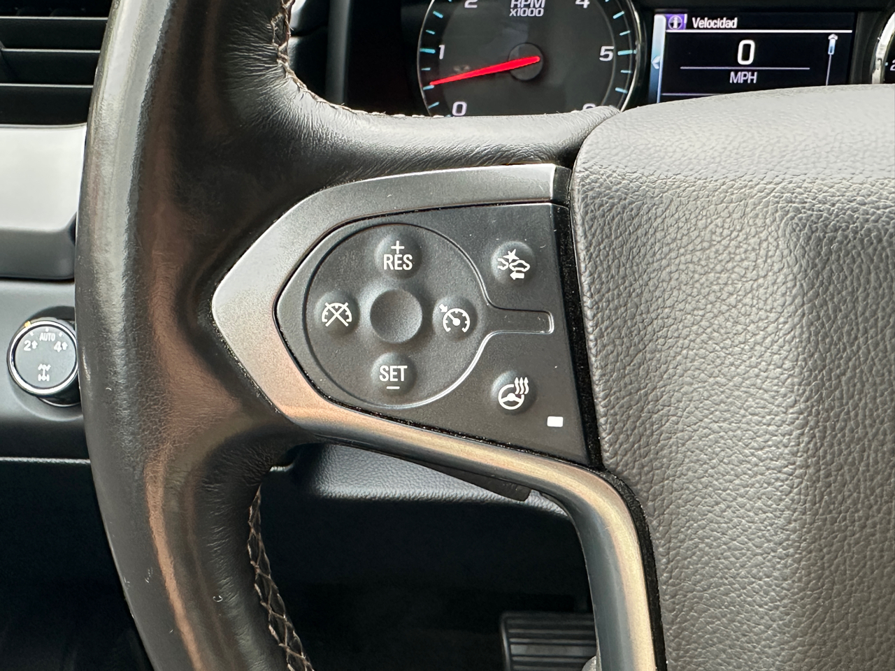 Chevrolet Suburban 4WD 4dr LT 2015