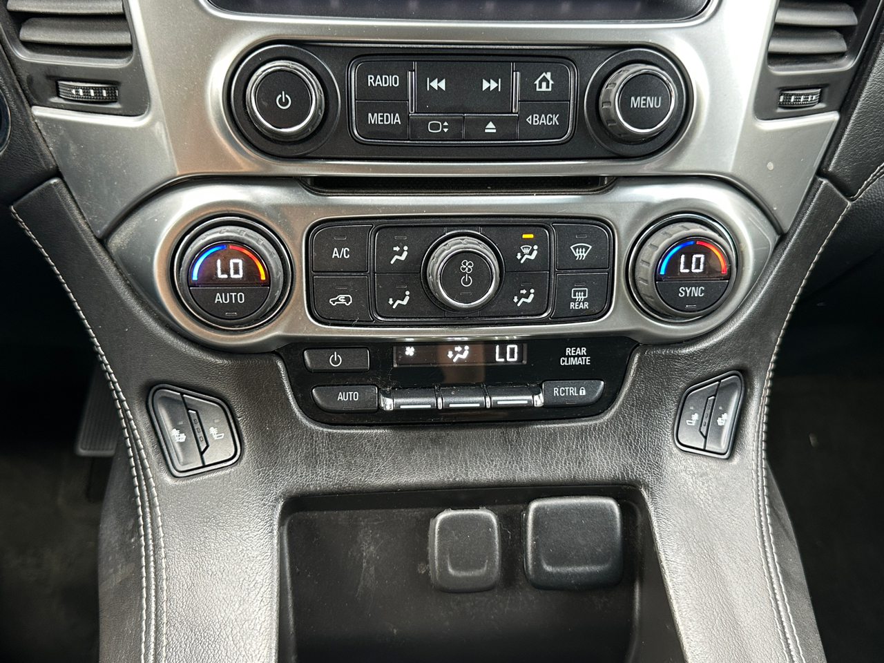 Chevrolet Suburban 4WD 4dr LT 2015