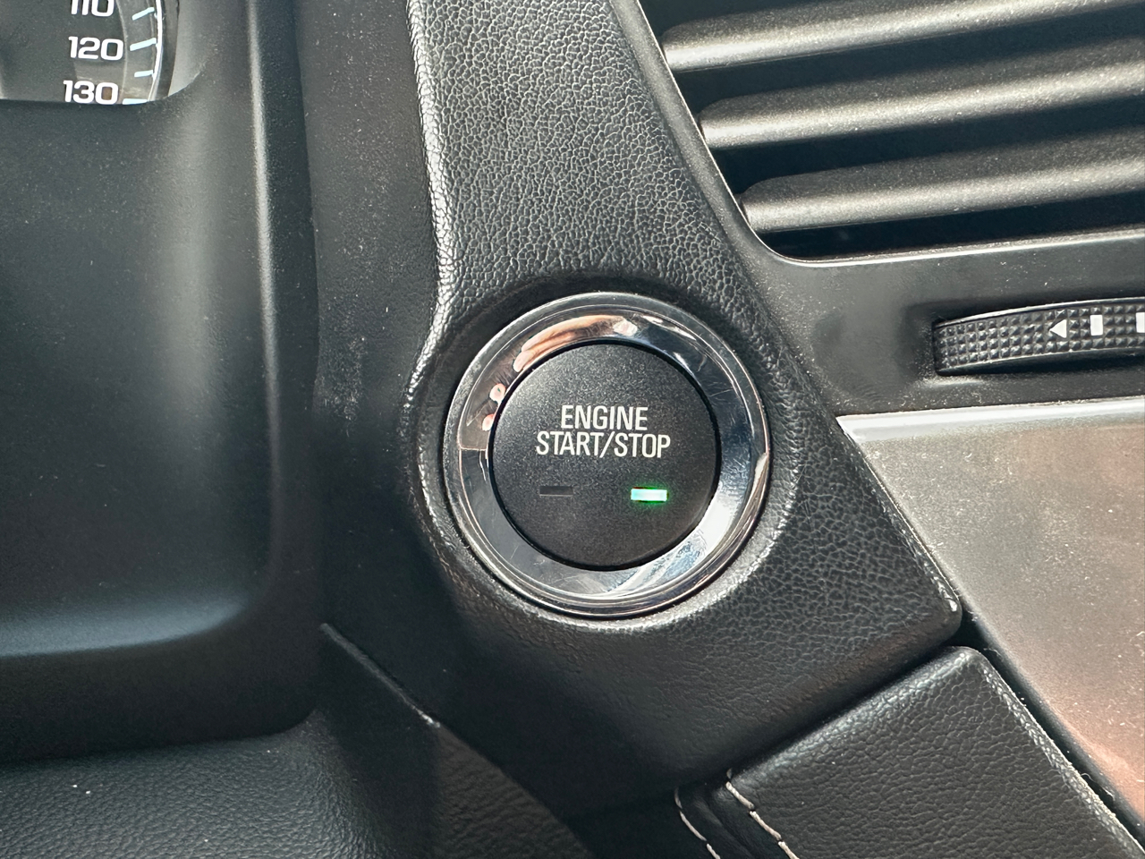 Chevrolet Suburban 4WD 4dr LT 2015