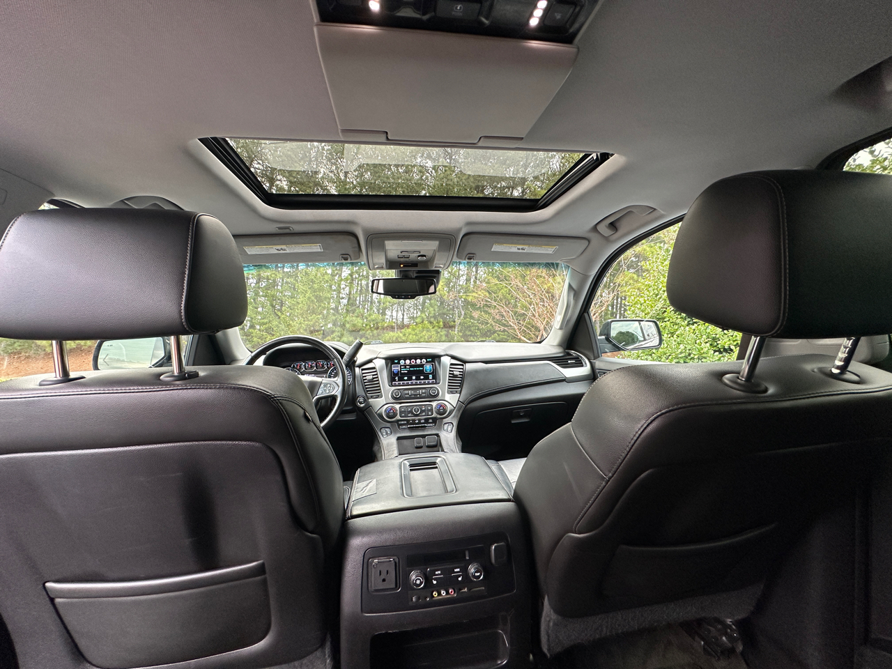 Chevrolet Suburban 4WD 4dr LT 2015