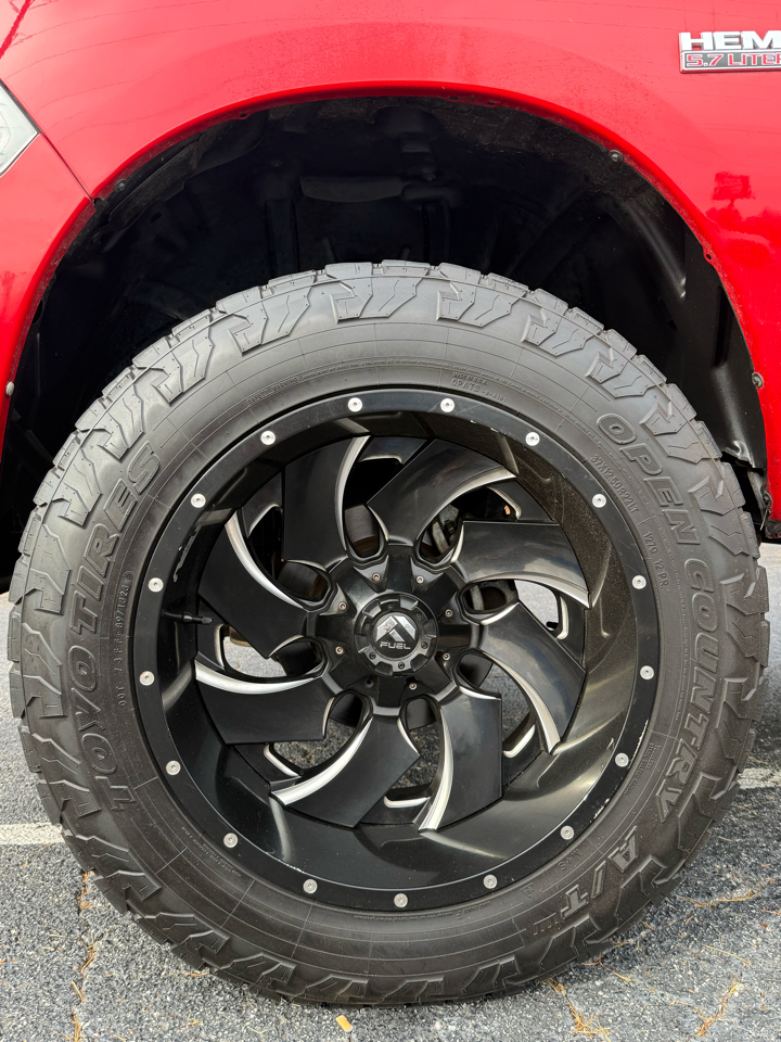 RAM 1500 4WD Crew Cab 140.5" Sport 2015