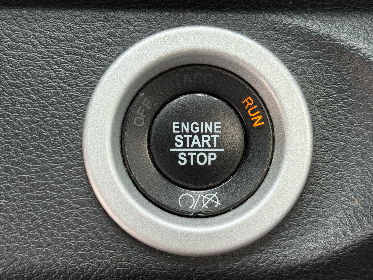 RAM 1500 Sport 4x2 Crew Cab 5'7" Box 2017