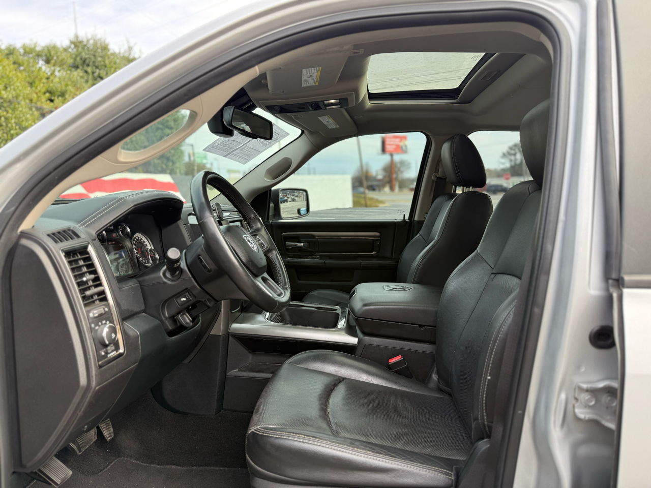 RAM 1500 Sport 4x2 Crew Cab 5'7" Box 2017