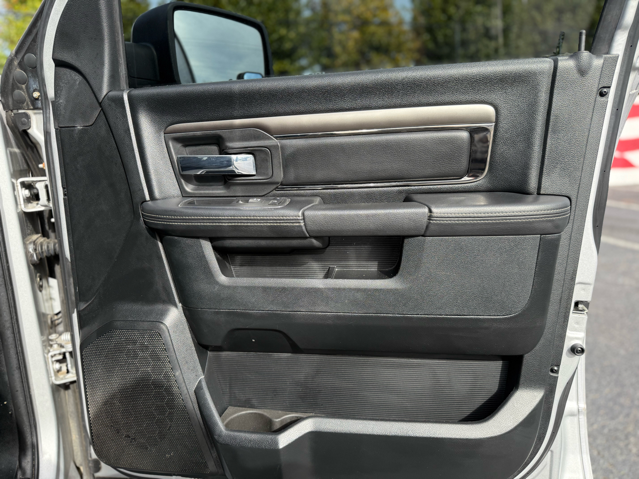 RAM 1500 Sport 4x2 Crew Cab 5'7" Box 2017