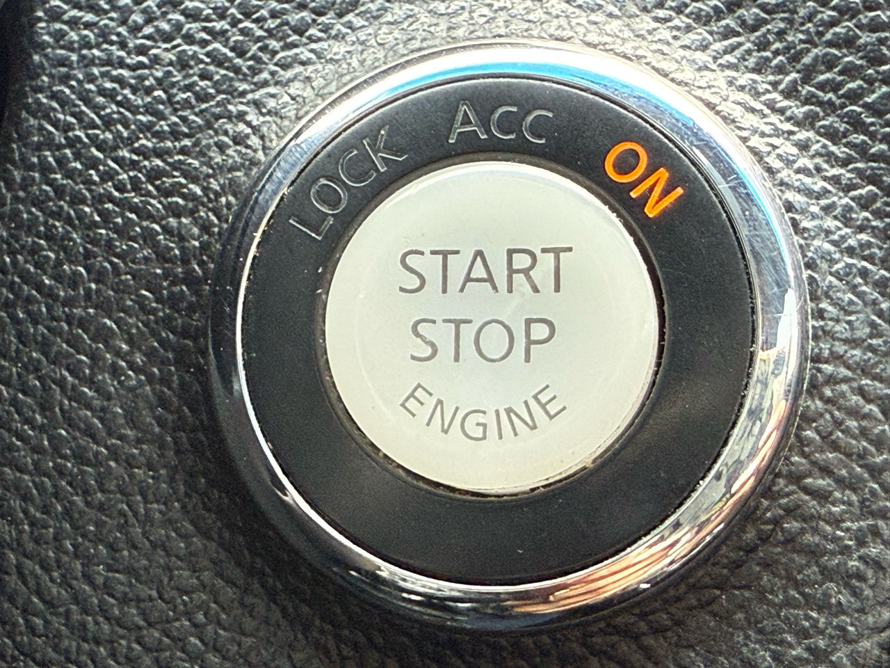 Infiniti G37 Convertible 2dr Base 2012