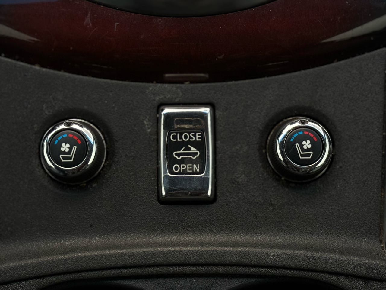 Infiniti G37 Convertible 2dr Base 2012