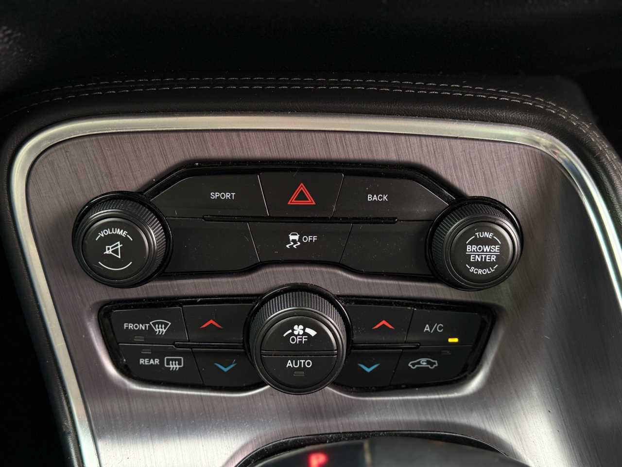 Dodge Challenger 2dr Cpe R/T 2015