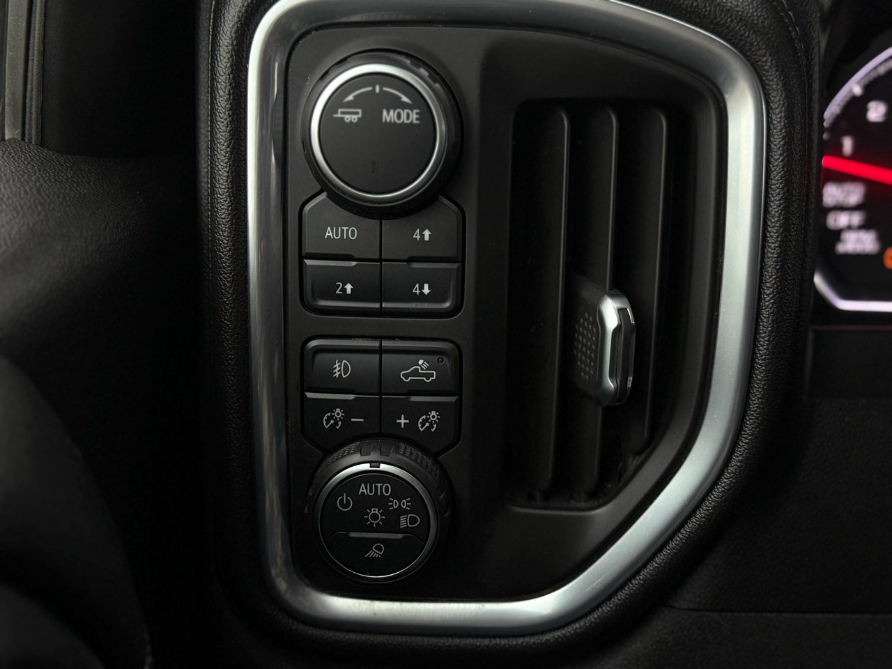 Chevrolet Silverado 1500 4WD Crew Cab 147" LT Trail Boss 2021