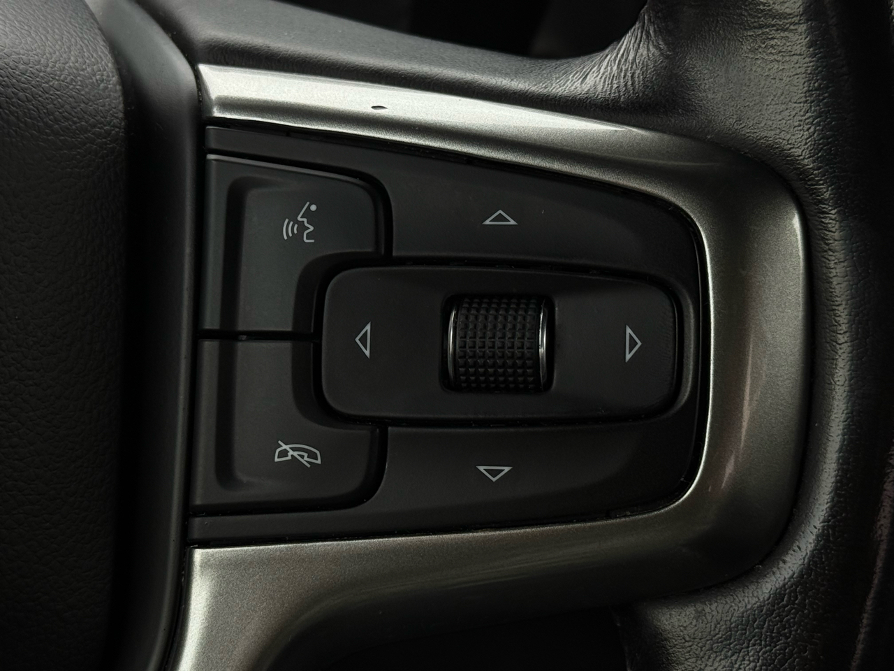 Chevrolet Silverado 1500 4WD Crew Cab 147" LT Trail Boss 2021