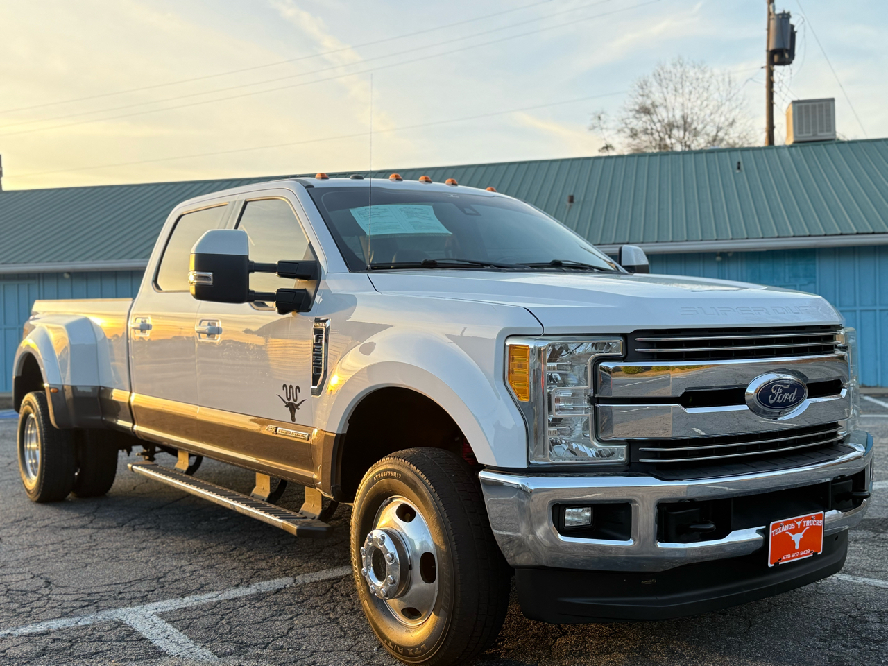 Ford Super Duty F-350 DRW LARIAT 4WD SuperCab 8' Box 2017