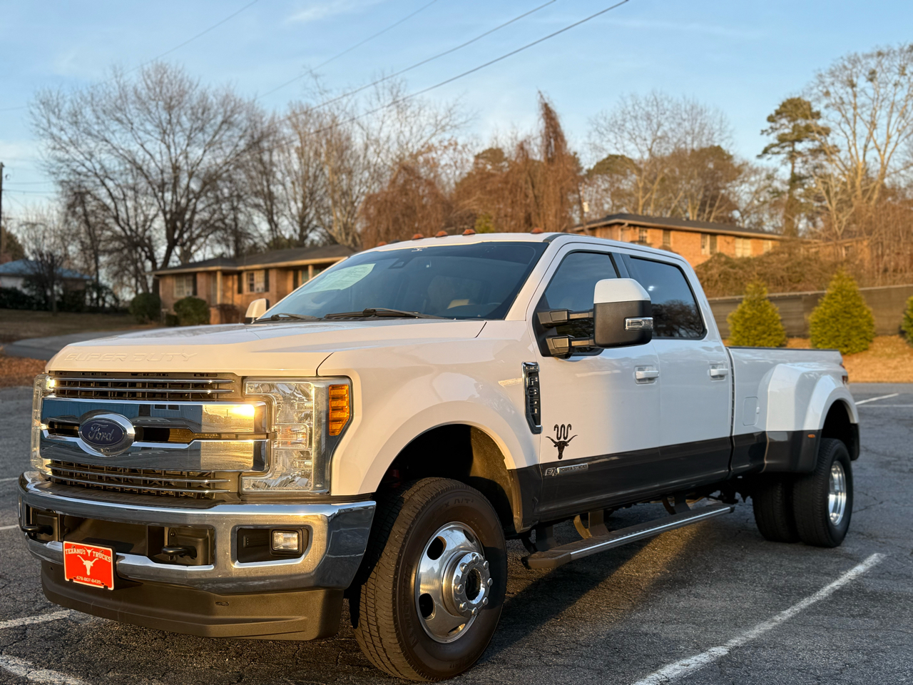Ford Super Duty F-350 DRW LARIAT 4WD SuperCab 8' Box 2017