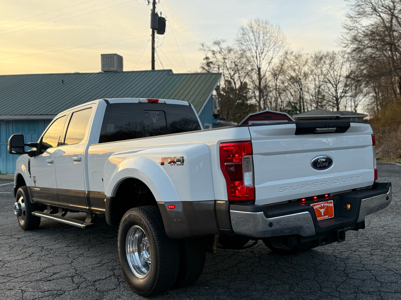 Ford Super Duty F-350 DRW LARIAT 4WD SuperCab 8' Box 2017