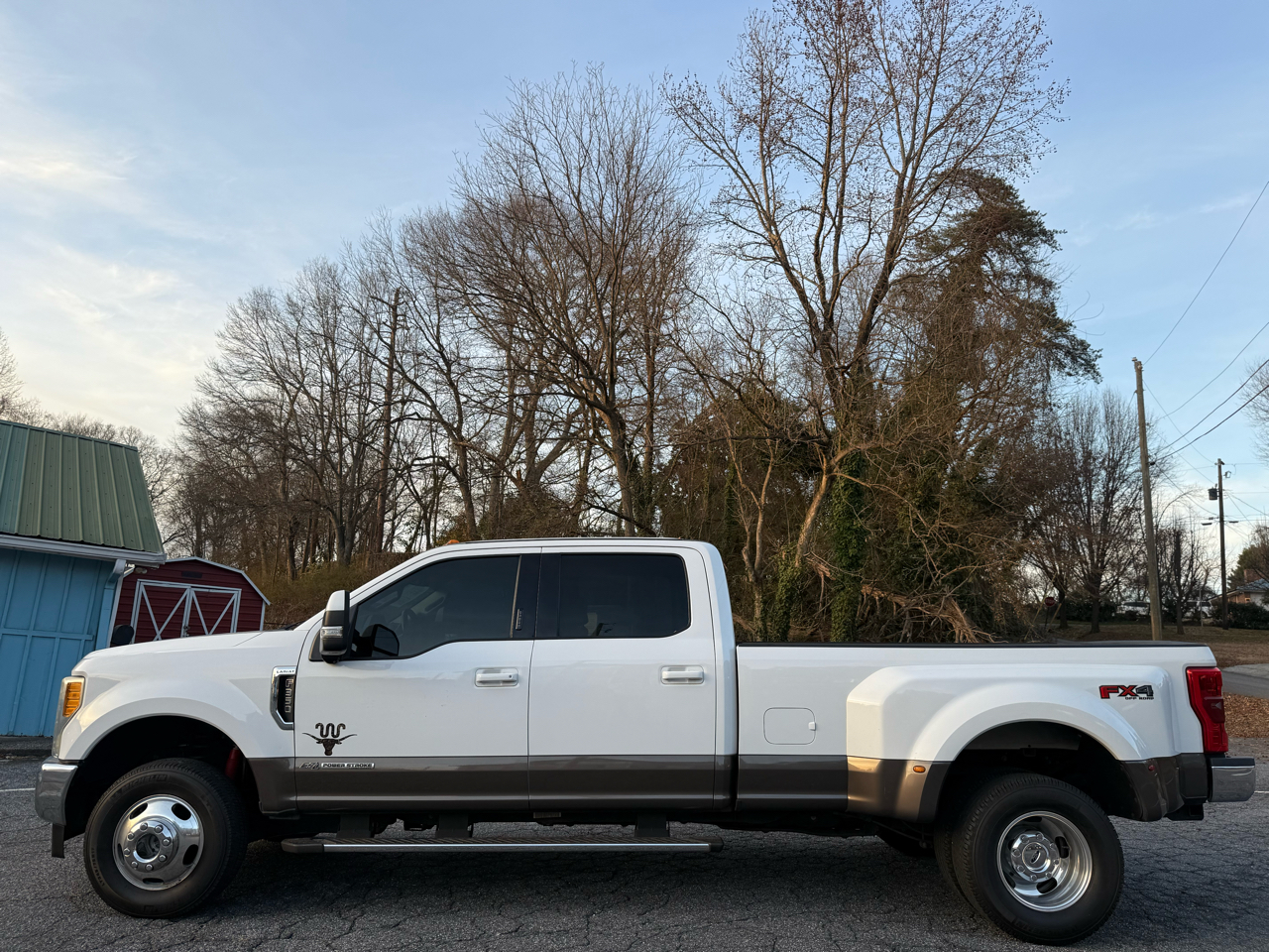 Ford Super Duty F-350 DRW LARIAT 4WD SuperCab 8' Box 2017