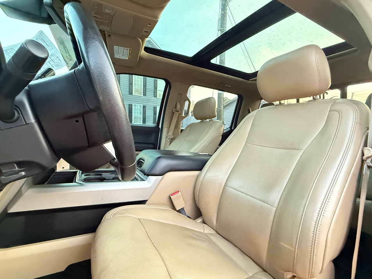 Ford Super Duty F-350 DRW LARIAT 4WD SuperCab 8' Box 2017