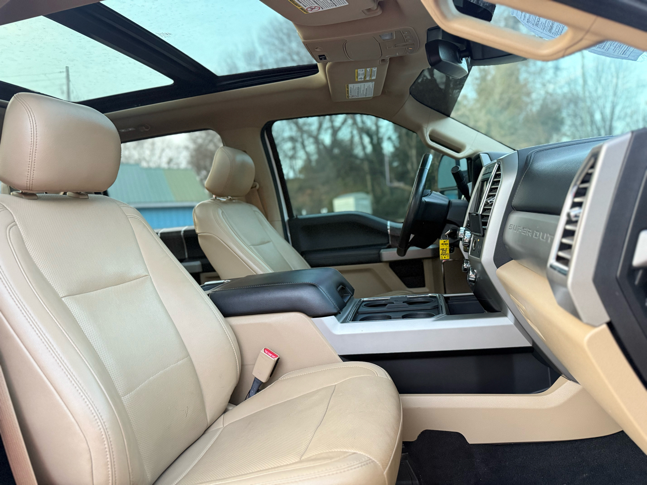 Ford Super Duty F-350 DRW LARIAT 4WD SuperCab 8' Box 2017