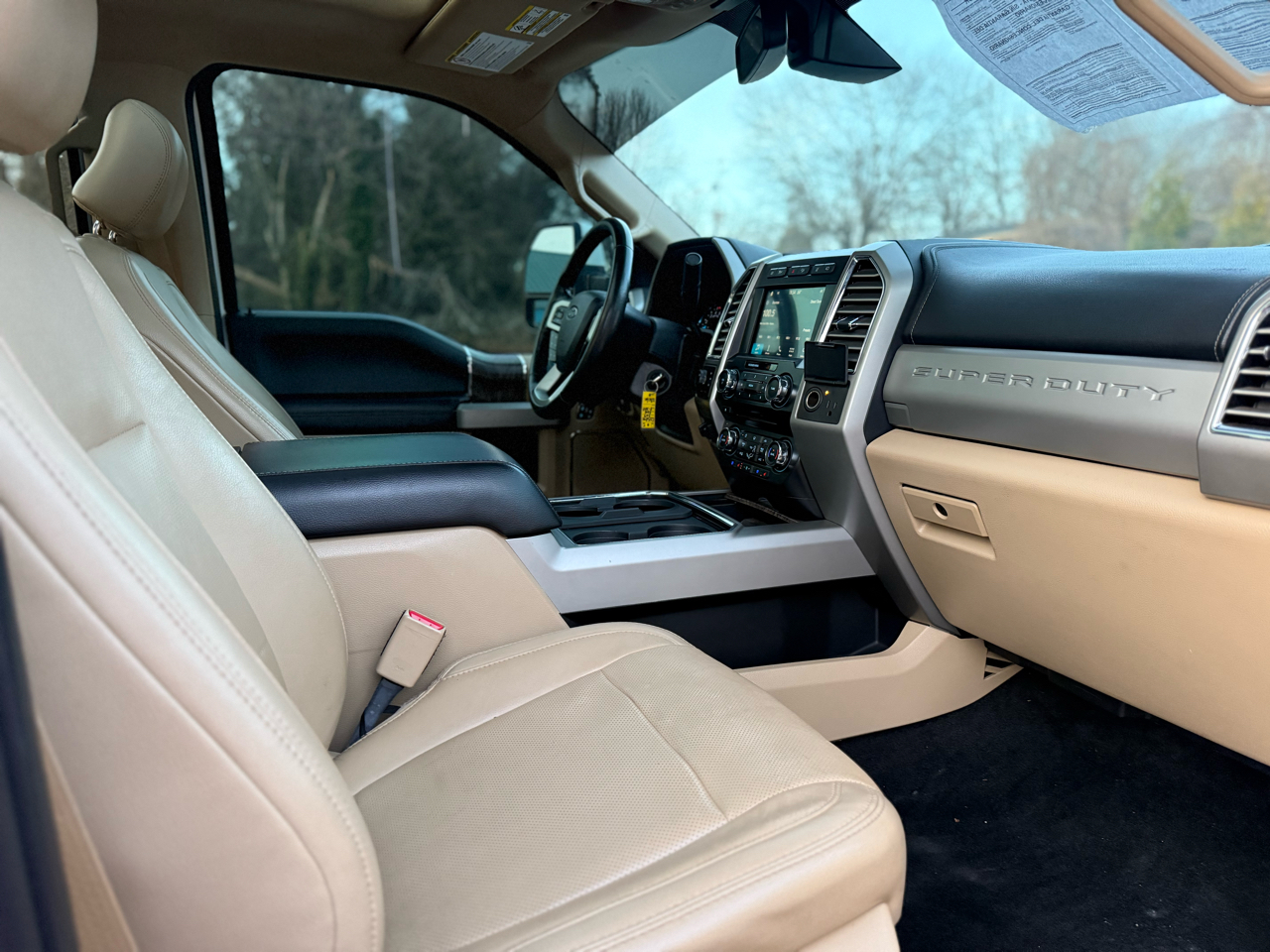 Ford Super Duty F-350 DRW LARIAT 4WD SuperCab 8' Box 2017