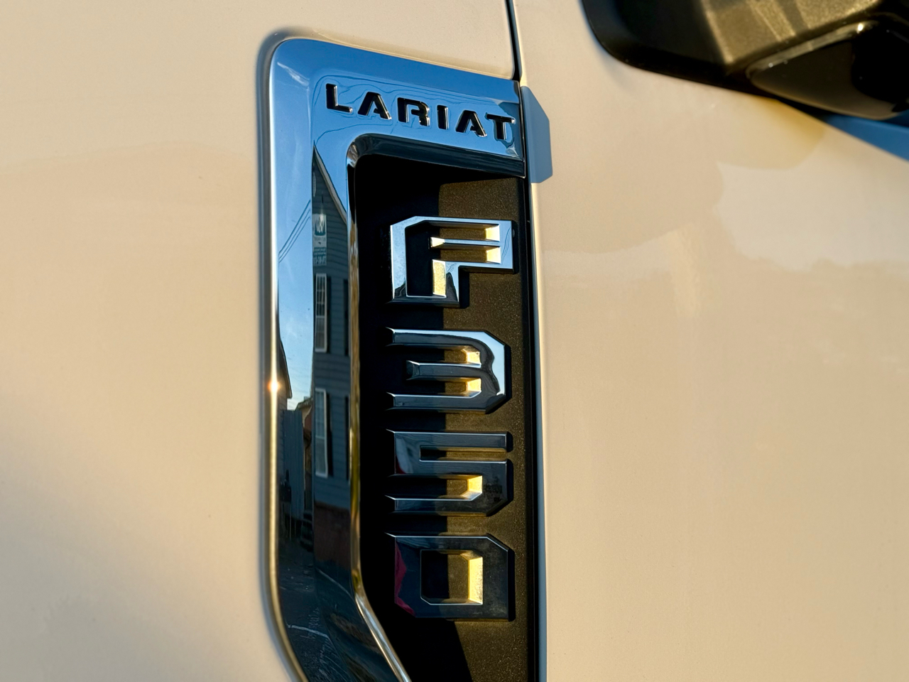 Ford Super Duty F-350 DRW LARIAT 4WD SuperCab 8' Box 2017