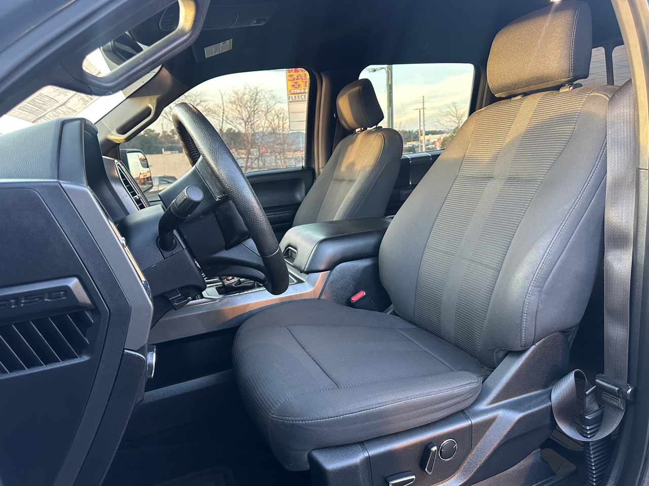 Ford F-150 4WD SuperCrew 139" XLT 2016