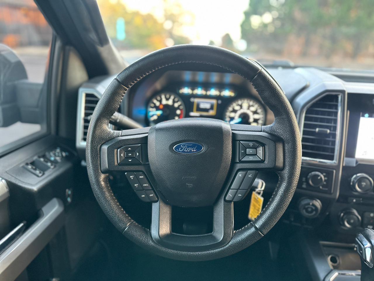 Ford F-150 4WD SuperCrew 139" XLT 2016