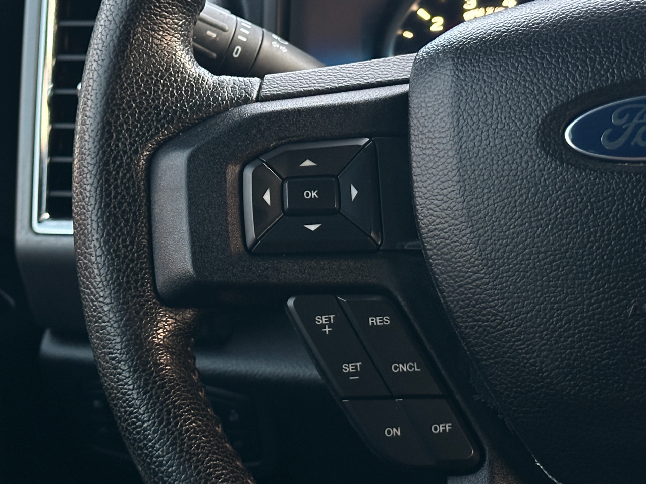 Ford F-150 4WD SuperCrew 139" XLT 2016