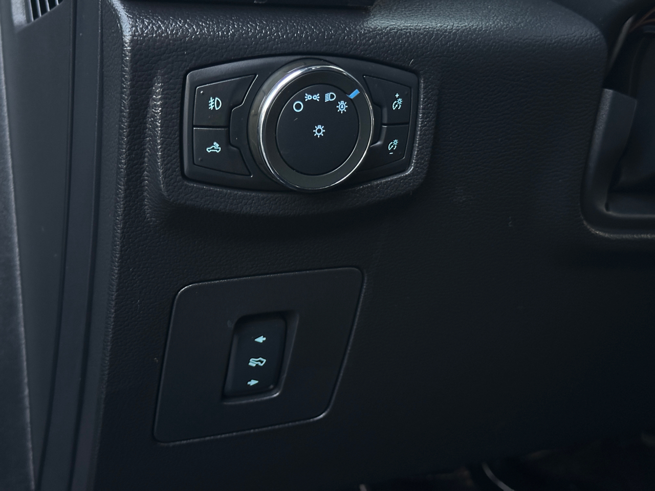 Ford F-150 4WD SuperCrew 139" XLT 2016