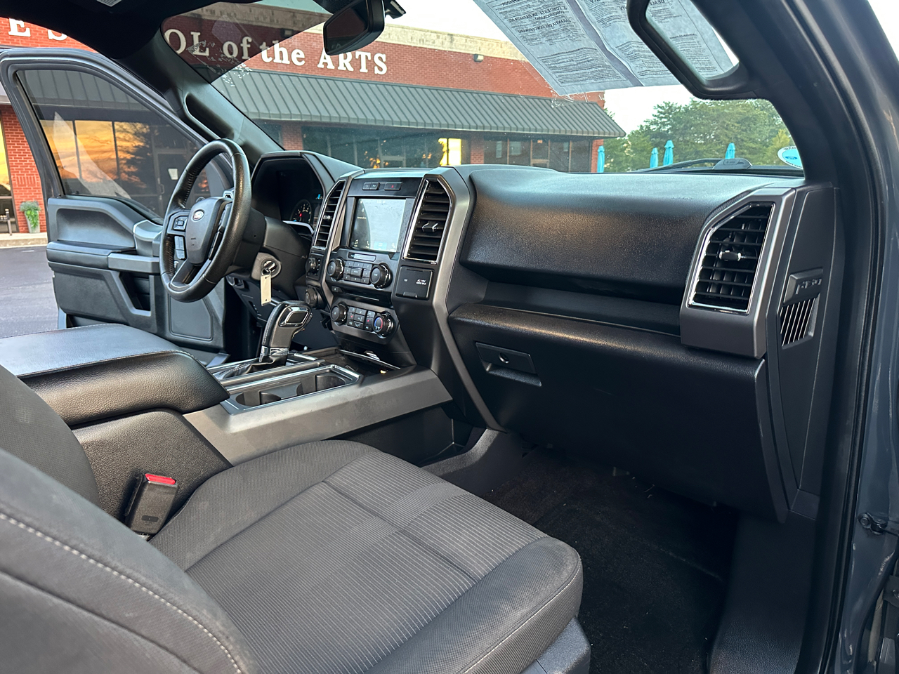 Ford F-150 4WD SuperCrew 139" XLT 2016