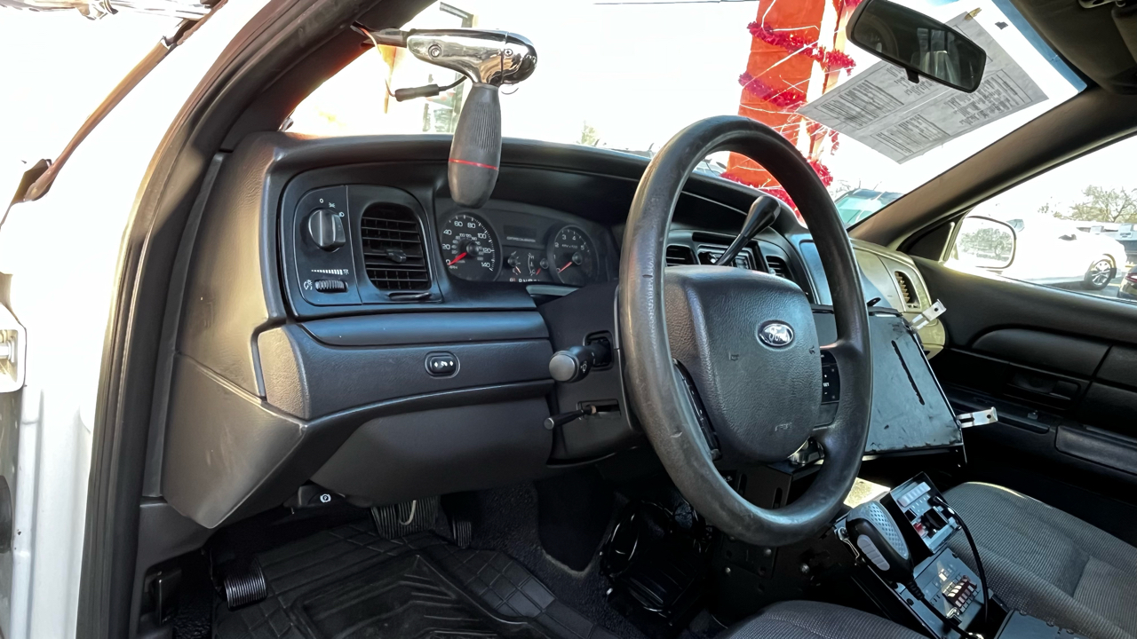 Ford Police Interceptor 4dr Sdn w/3.27 Axle 2010
